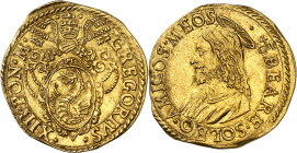 ITALIE - ITALY
Vatican, Grégoire XIII (1572-1585). Écu d’or au buste du Rédempteur ND (c.1575), Rome.
Av. GREGORIVS. - .XIII. PON. M. Écu aux armes ...