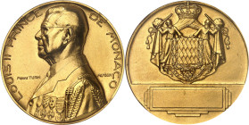 MONACO
Louis II (1922-1949). Médaille d’Or, sans attribution, par P. Turin 1944, Paris.
Av. LOUIS II PRINCE - DE MONACO. Buste en uniforme à gauche,...