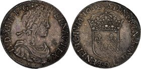 FRANCE / CAPÉTIENS - FRANCE / ROYAL
Louis XIV (1643-1715). Écu à la mèche longue 1652, O, Riom.
Dy.1469 - G.202 - Dav.3799 ; Argent - 26,98 g - 39,5 m...