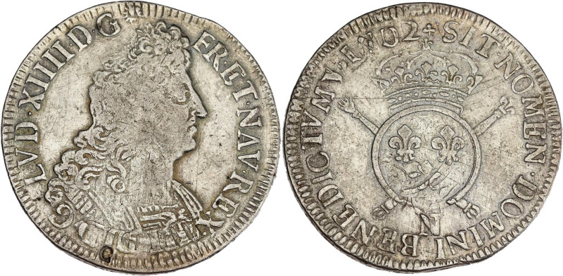 FRANCE / CAPÉTIENS - FRANCE / ROYAL
Louis XIV (1643-1715). Écu aux insignes 1702...