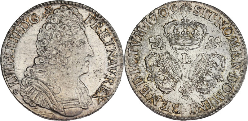 FRANCE / CAPÉTIENS - FRANCE / ROYAL
Louis XIV (1643-1715). Écu aux trois couronn...