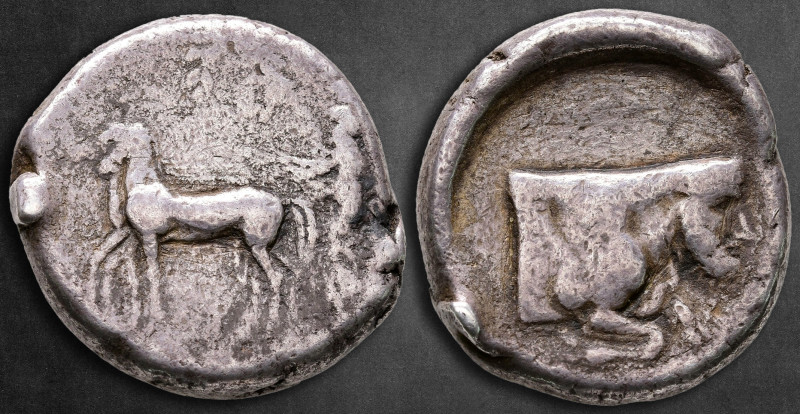 Sicily. Gela circa 425-420 BC. 
Tetradrachm AR

26 mm, 16,20 g

Charioteer ...