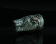 Roman Bronze Wolf Head Fitting.
1st-4th century A.D.
Condition : See picture. No returns are accepted.
32,15 g - 35x17 mm