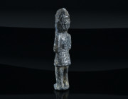 Uncertain Period Statuette.
Condition : See picture. No returns are accepted.
93,85 g - H 75,21 mm