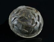 Bears chasing deers around the tree of life. with silver decorations.
Condition : See picture. No returns are accepted.
113,37 g - 52,44 mm