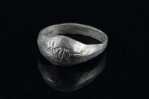 Hellenistic period silver ring (4th– 3rd centuries BC), 
engraved with Jerboa
Condition : See picture. No returns are accepted.
3,70 g - 21,54 mm