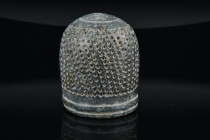 Ancient Huge Thimble. Byzantine (9th-110th century) AE
Condition : See picture. No returns are accepted.
35,87 g - H 28,27 mm