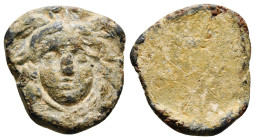 Lead collectable item with the head of Medusa
Condition : See picture. No returns are accepted.
6,47 g - 19,00 mm