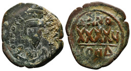 PHOCAS (602-610). Follis. AE. Bronze. 11,46G