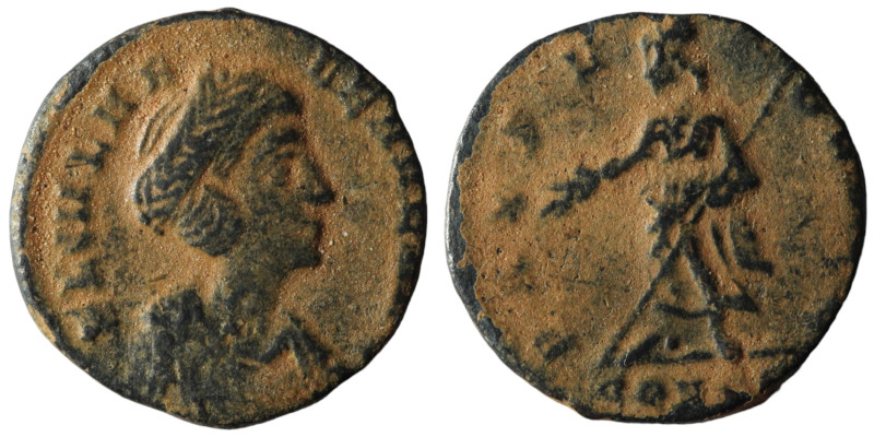 Helena. (307-337 AD). Æ Follis. (15mm, 1,31g) Constantinople. Obv: FL HELENA AVG...