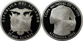 Weltmünzen und Medaillen, Ecuador. Fußball - WM 2006 in Deutschland. 25000 Sucres 2006. 27,20 g. 0.925 Silber. 0.81 OZ. KM 114. Polierte Platte