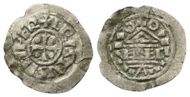 VENEZIA
Emissioni anonime, 1002-1024?
Denaro scodellato, con Cristus Imper.
Ag
gr. 0,91
Dr. +CRISTVS IMPER’. Croce tricuspidata accantonata da 4 ...