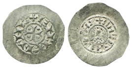 VENEZIA
Enrico IV o V di Franconia, 1056-1125.
Denaro scodellato.
Ag
gr. 0,52
Dr. +ENRICVS IMP. Croce bicuspidata accantonata da 4 bisanti.
Rv. ...