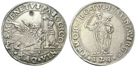 VENEZIA
Pasquale Cicogna Doge LXXXVIII, 1585-1595.
Ducato con Santa Giustina da 124 Soldi senza galere, primo tipo, con sigle.
Ag
gr. 28,05
Dr. •...