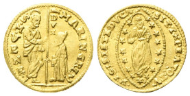 VENEZIA
Marino Grimani Doge LXXXIX, 1595-1605.
Zecchino.
Au
gr. 3,51
Dr. MARIN.GRIM - S•M•VENE•. San Marco stante verso s., porge il vessillo al ...