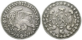 VENEZIA
Marino Grimani Doge LXXXIX, 1595-1605.
Medaglia da 6 Lire per l'alleanza con il cantone dei Grigioni 1603.
Ag
gr. 26,73
Dr. Anepigrafo. L...