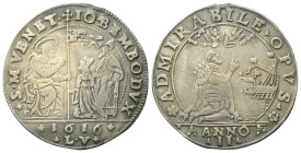 VENEZIA
Giovanni Bembo Doge XCII, 1615-1618.
Osella anno II, 1616.
Ag
gr. 9,46
Dr. IO BEMBO•DVX - ★S•M•VENET•. San Marco seduto in trono, benedic...