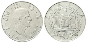 REGNO D’ITALIA
Vittorio Emanuele III, 1900-1943.
2 Lire 1942 a. XX Roma, Impero.
Ac
gr. 10,07
Dr. Testa scoperta del sovrano, rivolta a d.
Rv. C...