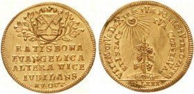 Altdeutsche Goldmünzen und -medaillen, Regensburg, Stadt
Dukat 1742. Auf das 200. Reformationsjubiläum. 3,49 g.
vorzüglich, etwas wellig, selten