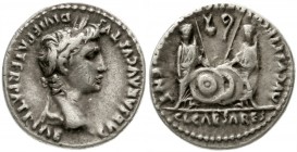 Römische Münzen, Kaiserzeit, Augustus 27 v. Chr. bis 14 n. Chr
Denar 2/14 Lugdunum. Belorb. Kopf r./Gaius und Lucius Caesar mit zwei Schilden, zwei S...