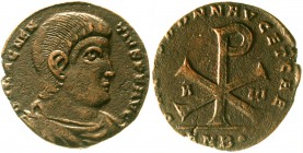 Römische Münzen, Kaiserzeit, Constantius II., 324-361
Doppelmaiorina 353 Ambianum, a.d. Sieg über Magnentius. Brb. r./Christogramm.
gutes sehr schön...