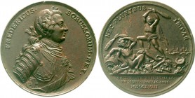 Altdeutsche Münzen und Medaillen, Brandenburg/Preußen, Friedrich II., 1740-1786
Bronzemedaille 1758 a.d. Siege des Jahres. 41 mm.
sehr schön, kl. Ra...