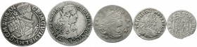 Altdeutsche Münzen und Medaillen, Brandenburg/Preußen, Lots
5 Münzen, 4 X MzSt. Königsberg, 1 X Berlin. 18-Gröscher 1622, 1675 HS (kl. Zainende), Dre...
