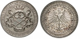 Altdeutsche Münzen und Medaillen, Frankfurt-Stadt
Silbermedaille 1887. Fahnenweihe der Bäckerinnung. 29 mm; 8,29 g.
vorzüglich/Stempelglanz, schöne ...