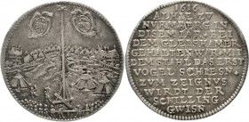 Altdeutsche Münzen und Medaillen, Nürnberg-Stadt
1/4 Taler 1616. Auf das Vogelschiessen. Schiessplatz mit Vogelstange, 2. und 3. Wappen von Nürnberg ...