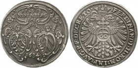 Altdeutsche Münzen und Medaillen, Nürnberg-Stadt
Reichsguldiner 1634. Mmz. Stern. Reichsadler, Reichsapfel mit 60 / An Schriftkartusche hängende Wapp...