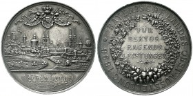 Altdeutsche Münzen und Medaillen, Nürnberg-Stadt
Silber-Prämienmedaille 1896 v. Lauer, a.d. Bayer. Landes-Obst-Ausstellung. 3 Wappen über Stadtvedute...