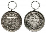 Altdeutsche Münzen und Medaillen, Schlesien
Tragb. Silber-Mitgliedschaftsprämie o.J. Stadt Beuten (Bytom). Altes Stadtsiegel. / Gravur im Kranz. Öse,...
