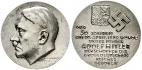 Medaillen, Drittes Reich
Silbermedaille 1939 von Krischker Zum 50. Geb. Hitlers. 36 mm; 24,66 g.
vorzüglich, kl. Randfehler