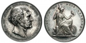 Medaillen, Judaica, Hetsch, Gustav Friedrich von, 1788-1864
Silbermedaille 1845 v. Christensen und Conradsen. Kopf r./Athene mit Eule. 38 mm; 30,5 g....