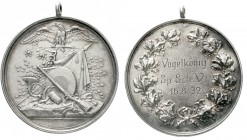Medaillen, Schützenmedaillen, Allgemein
Dt. Reich: Tragb. Silber-Prämienmedaille 1932 (graviert). Öse, 43 mm, 28,9 g.
sehr schön/vorzüglich, winz. R...