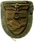 Orden und Ehrenzeichen, Deutschland, Drittes Reich, 1933-1945
Krim-Schild 1941/1942. Mit Filz und Gegenplatte.
sehr schön/vorzüglich, Papier beschäd...