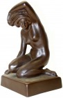 Varia, Porzellan
Meißener Skulptur "knieende Nackte", Böttger Steinzeug. Um 1921, von Emmy Bodewig-Pallenberg (1866 Köln - 1942 Icking). Höhe 19 cm. ...