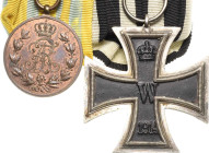 Ordensspangen
Spange mit 2 Auszeichnungen Sachsen- Friedrich-August-Medaille in Bronze am Kämpferband. Verliehen 1905-1918. Bronze. Preußen- Eisernes...