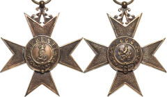 Orden deutscher Länder Bayern
Militärverdienstkreuz des MVO, 3. Klasse ohne Schwertern Verliehen bis 1915. mit Band im Originaletui der Firma Gebr. H...