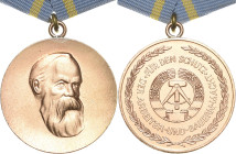 Orden der Deutschen Demokratischen Republik Staatliche Auszeichnungen
Friedrich-Engels-Preis in Bronze Verliehen 1973-1989. Buntmetall bronziert. 30,...