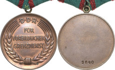 Orden der Deutschen Demokratischen Republik Staatliche Auszeichnungen
Medaille für vorbildlichen Grenzdienst Verliehen 1954. Bronze. Revers mit Verle...