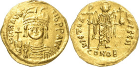 Mauricius Tiberius 582-602 Solidus 583/602, Constantinopel/Theoupolis Brustbild mit Helm, Diadem, Kreuzglobus und Schild haltend, DN mAVRC TIb PP AVC ...