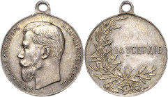 Russland
Nikolaus II. 1894-1917 Silbermedaille o.J. Für Tapferkeit. Kopf nach links / Schrift über Lorbeerzweig. 28,46 mm, 16,48 g. Mit Originalöse D...