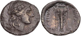 SIZILIEN TAUROMENION
 AR-Drachme (4 Litrai) 305-295 v. Chr. Vs.: Kopf des Apollon mit Lorbeerkranz n. r., dahinter Stern, Rs.: Dreifuß HGC 2, 1575; S...