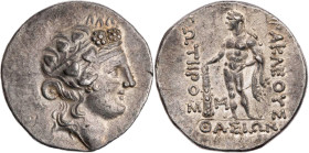 THRAKIEN THASOS
 AR-Tetradrachme 148-90/80 v. Chr. Vs.: Kopf des Dionysos mit Efeu-Korymben-Kranz n. r., Rs.: Herakles steht mit Löwenfell und Keule ...