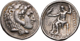 MAKEDONIEN, KÖNIGREICH
Alexander III., 336-323 v. Chr. AR-Tetradrachme 325-320 v. Chr. Side(?) Vs.: Kopf des Herakles mit Löwenskalp n. r., Rs.: Zeus...