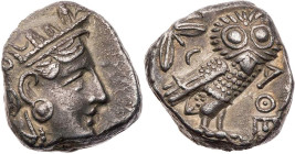 ATTIKA ATHEN
 AR-Tetradrachme 353-294 v. Chr. Vs.: Kopf der Athena mit Helm und Lorbeer n. r., Rs.: Eule steht n. r., Kopf v. v., links oben Ölzweig ...
