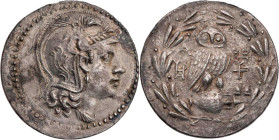 ATTIKA ATHEN
 AR-Tetradrachme 154/153 v. Chr. Vs.: Kopf der Athena Parthenos mit dreibuschigem Helm n. r., Rs.: Eule steht auf liegender Amphora n. r...