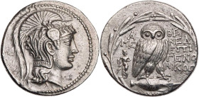 ATTIKA ATHEN
 AR-Tetradrachme 135/134 v. Chr., 7. Monat Mened(...), Epigeno(...) und Nikog(...), Vs.: Kopf der Athena Parthenos mit dreibuschigem Hel...