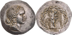 IONIEN MAGNESIA AM MÄANDER
 AR-Tetradrachme ca. 144/3 v. Chr., Magistrat Pausanias, Sohn des Euphemos Vs.: drapierte Büste der Artemis mit Diadem n. ...